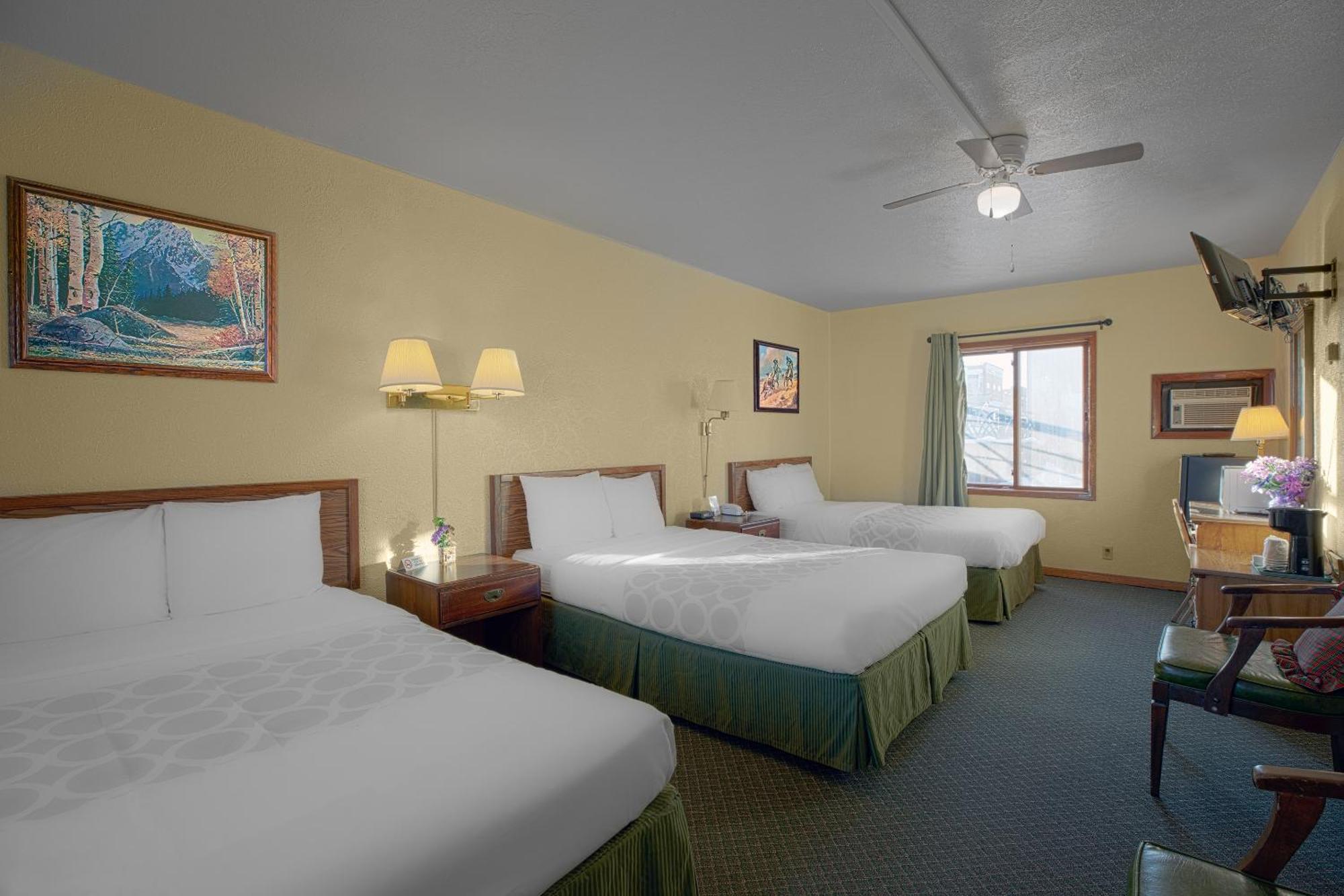 Love Hotels Silver Street By Oyo At Hurley Wi Exterior photo