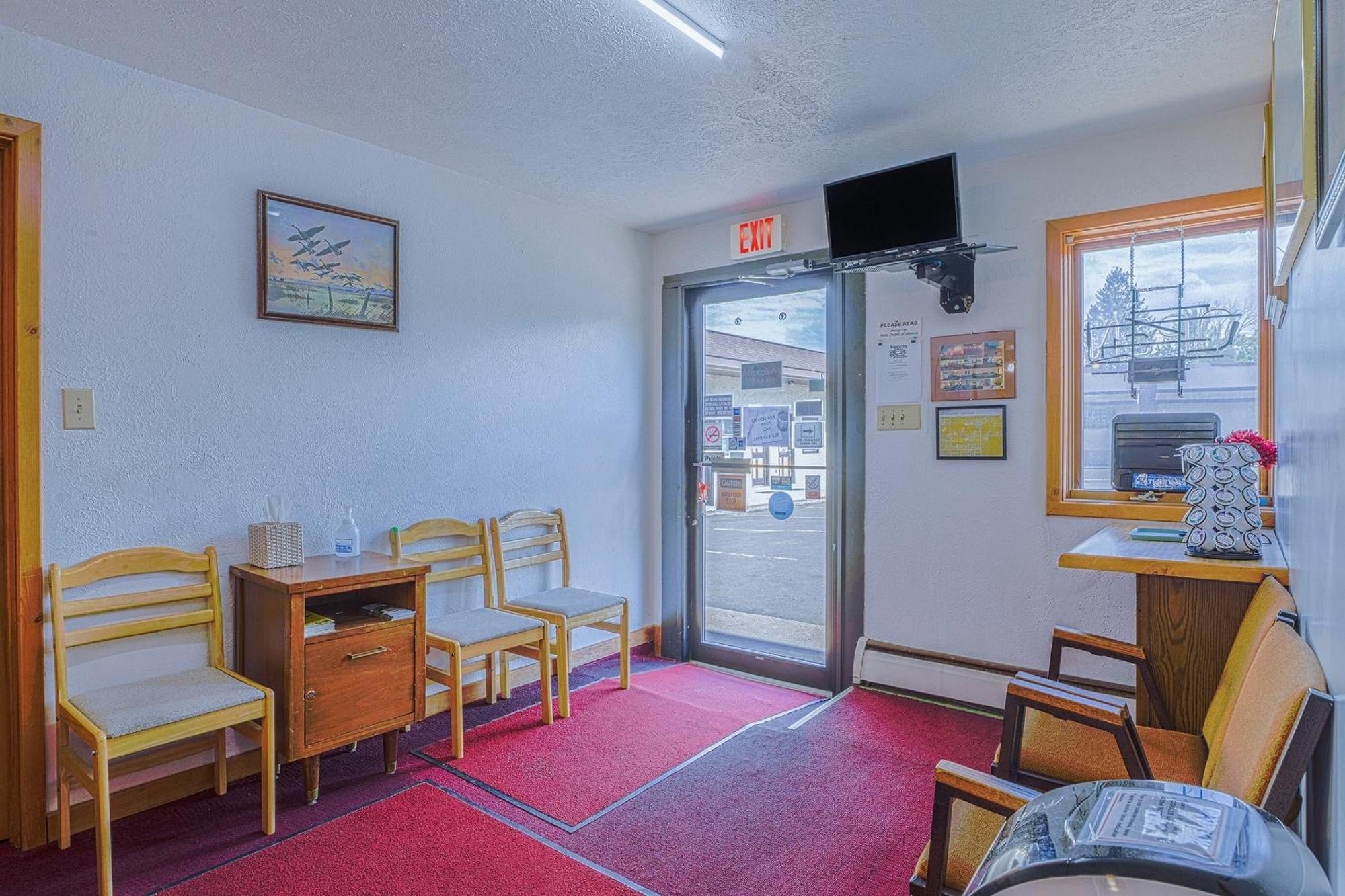 Love Hotels Silver Street By Oyo At Hurley Wi Exterior photo